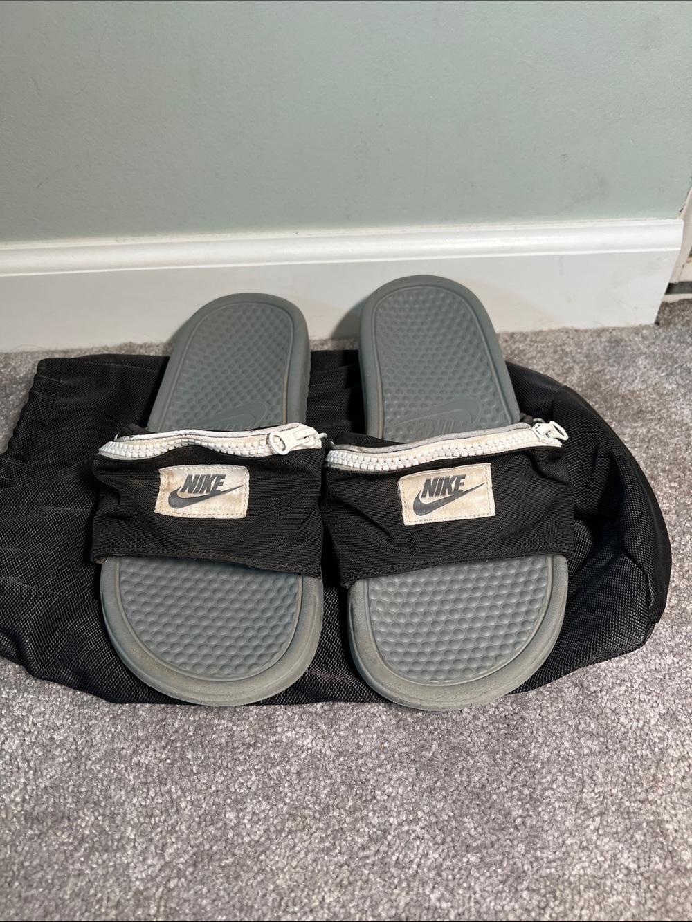Nike Benassi Fanny Pack Slide Sandals Black White Grey size 9